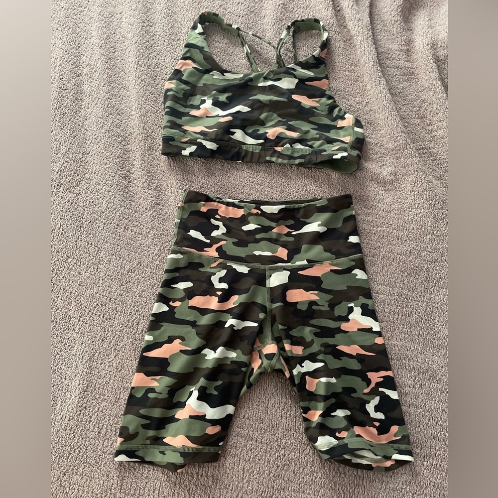 Old Navy elevate camo workout set - shorts Small; bra large